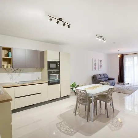 Spacious, Brand New 2br, Just Off The Promenade By 360 Estates Gzira
