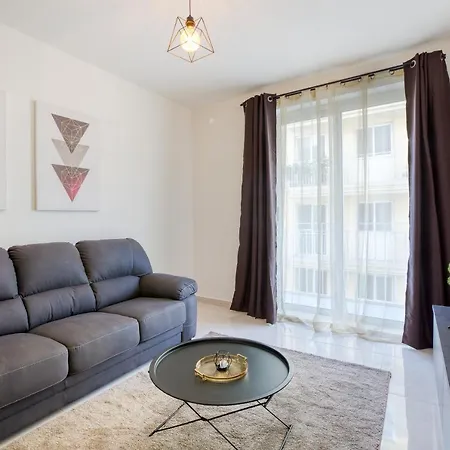 Spacious, Brand New 2br, Just Off The Promenade By 360 Estates Lägenhet *